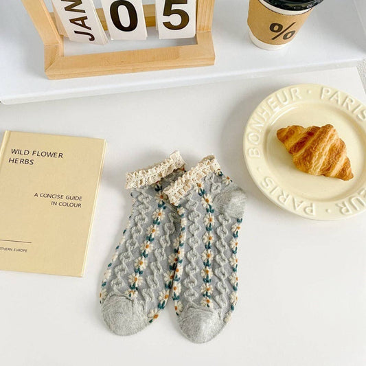 Summer Floral Pattern Lace Trim Low-Cut Socks